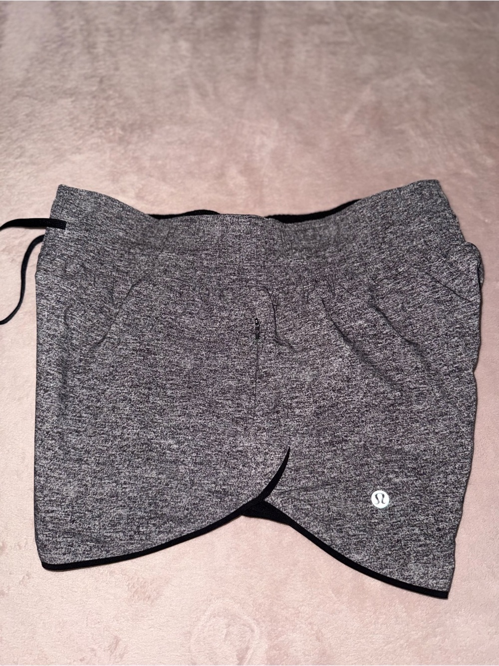 Lululemon reversible short size 6